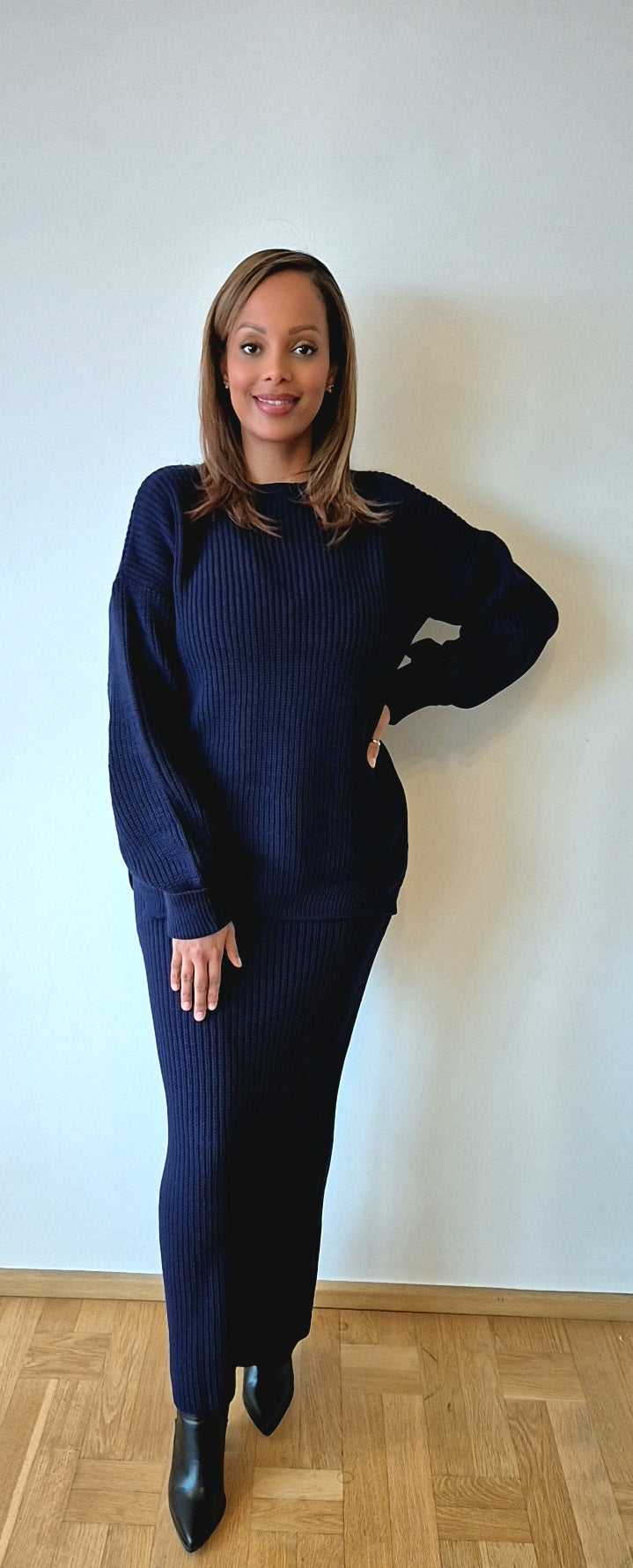 Navy sweater & skirt (one size)