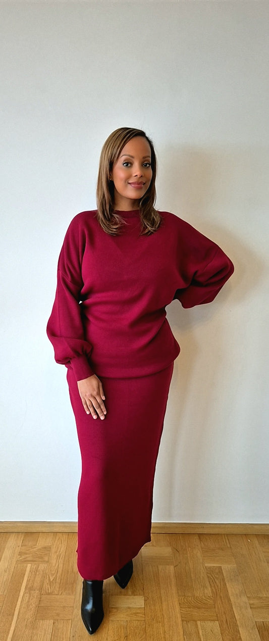 Dark red sweater & skirt (one size)