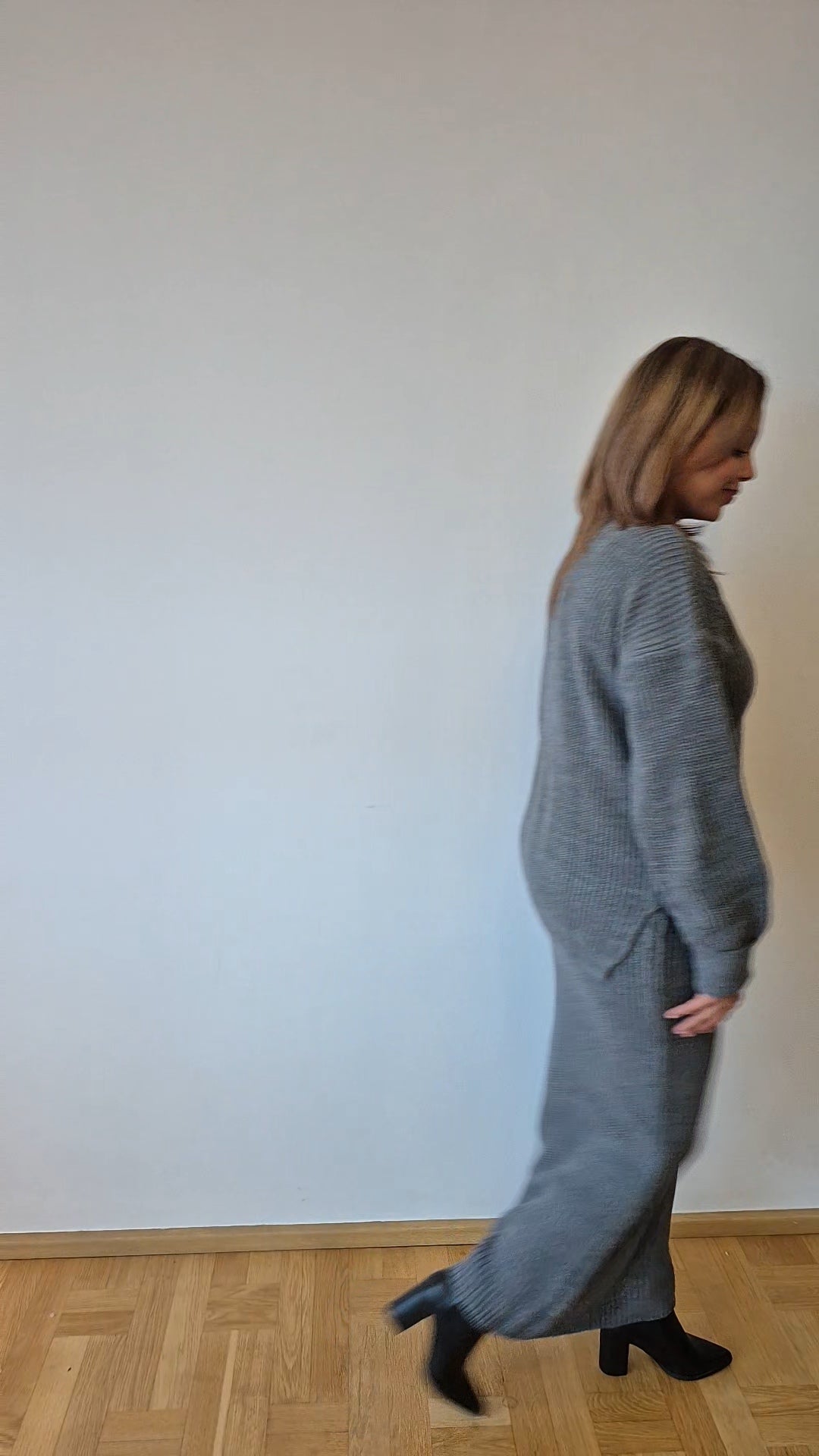 Grey sweater & skirt (one size)