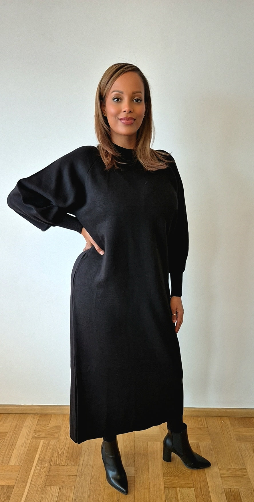 Black sweater dress (one size)